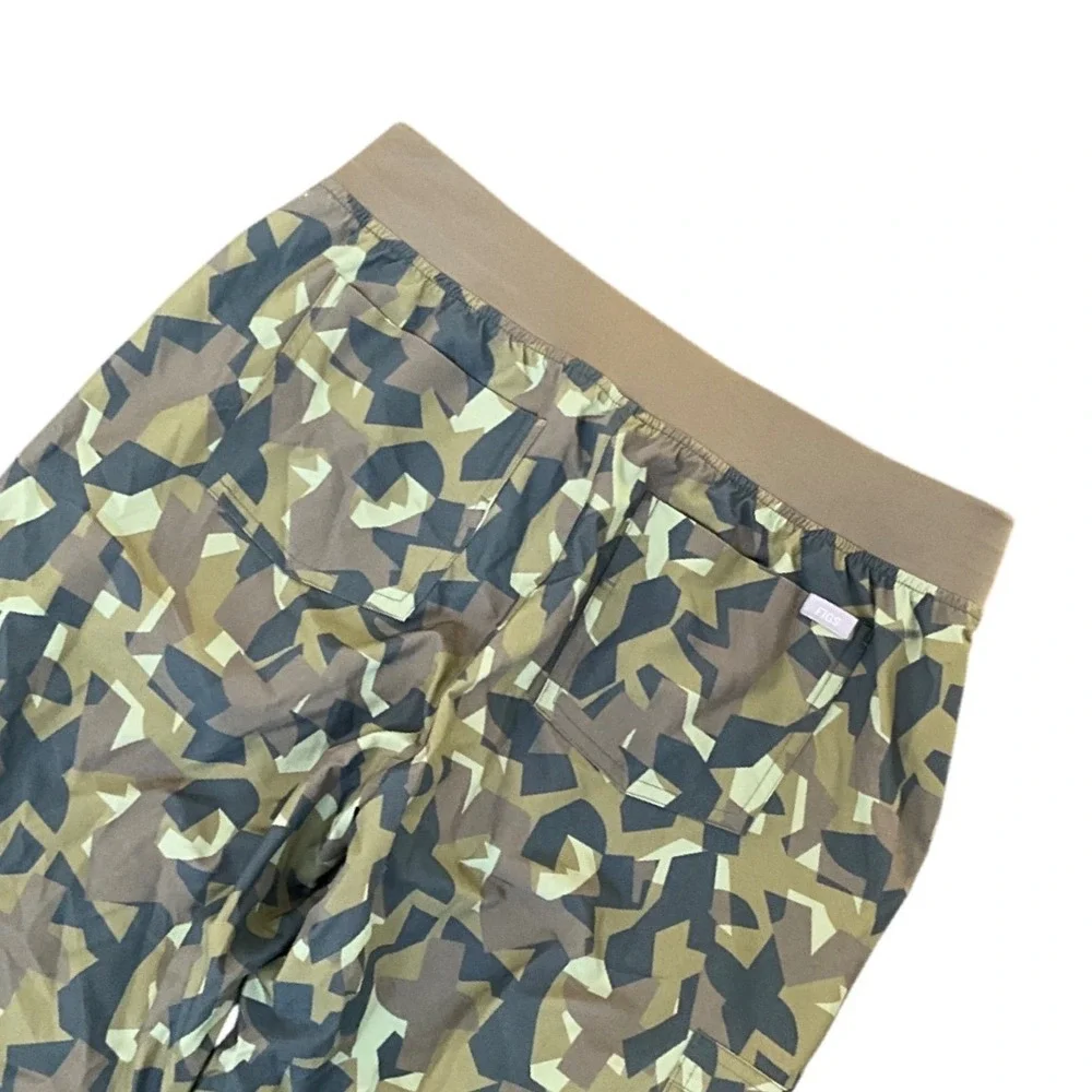 FIGS Zamora Lined Camo‎ Scrub Jogger Pants Women M Cargo Zip Pocket